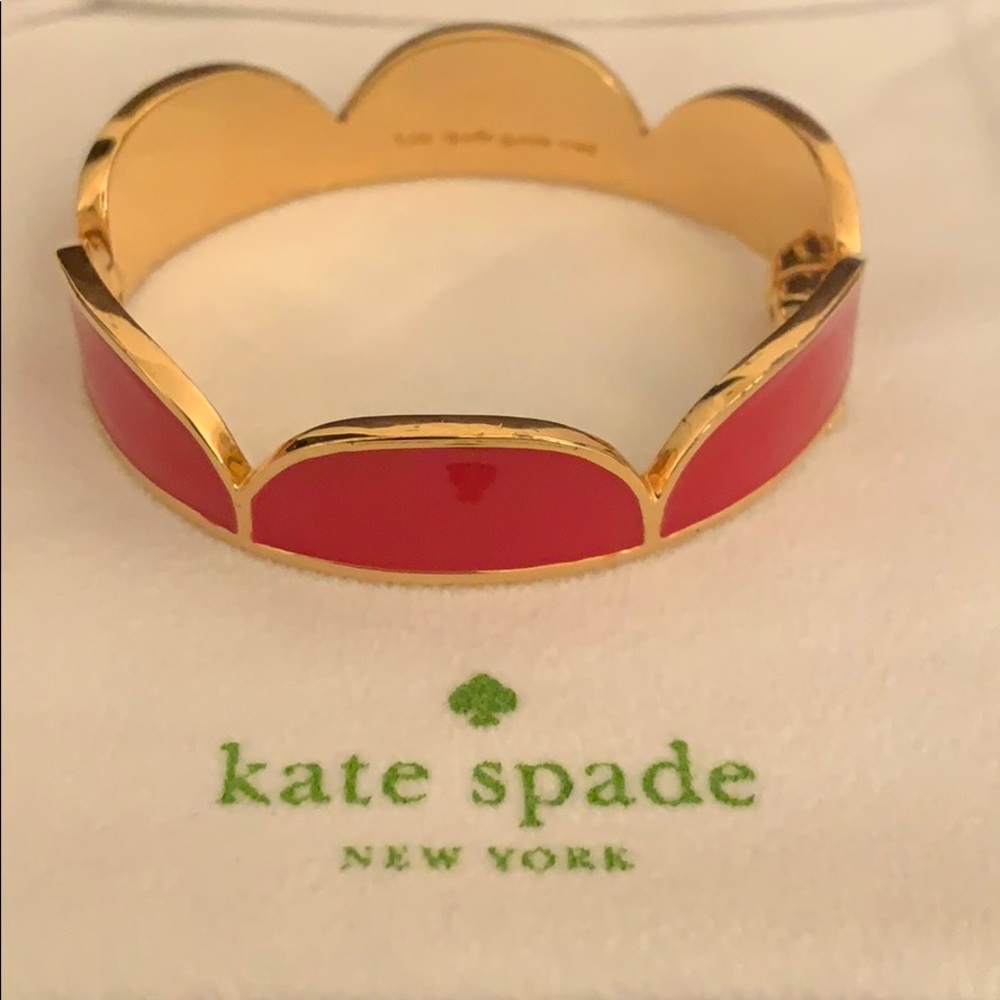 Kate Spade ♠️ Gold and Red Enamel Scallop Bracelet